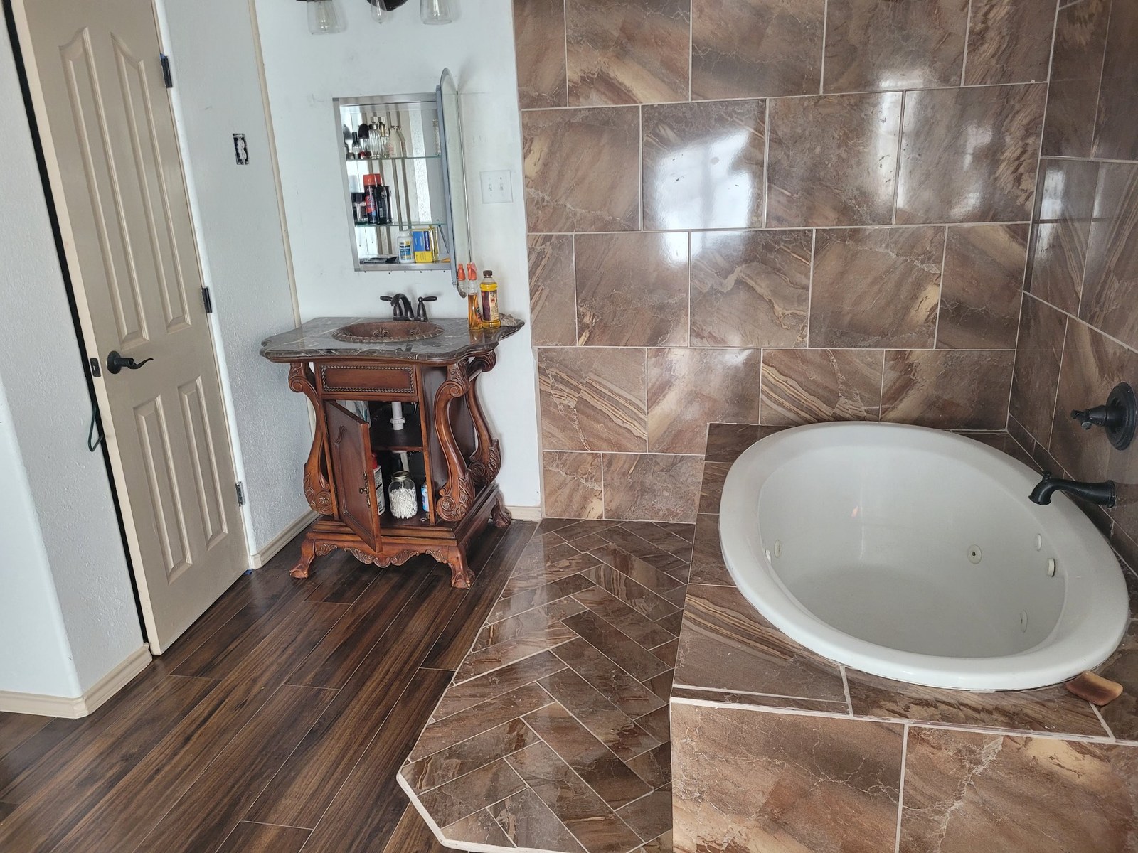Complete bathroom renovation project photo 6