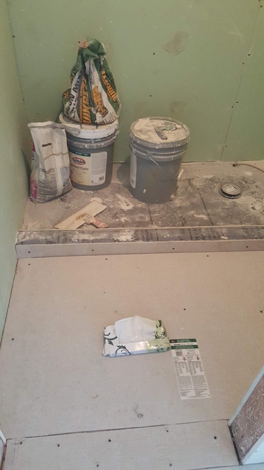 Motel room renovation project photo 13