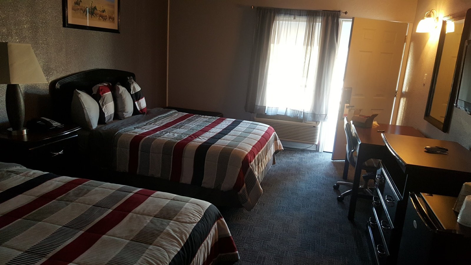 Motel room renovation project photo 16