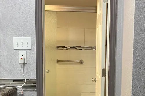 Motel room renovation project photo 22