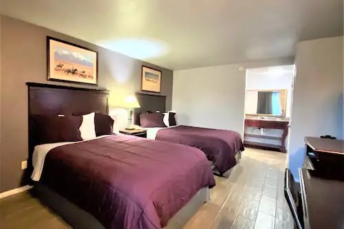 Motel room renovation project photo 26