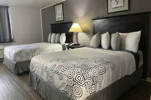 Motel room renovation project photo 27