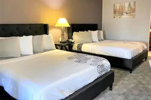 Motel room renovation project photo 28