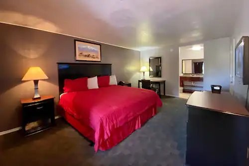 Motel room renovation project photo 30